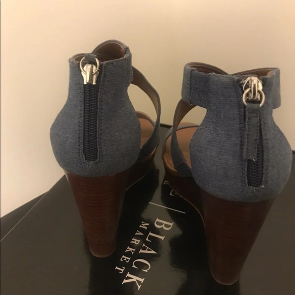 White House Black Market Denim Wedges Size 9 - Picture 4 of 10